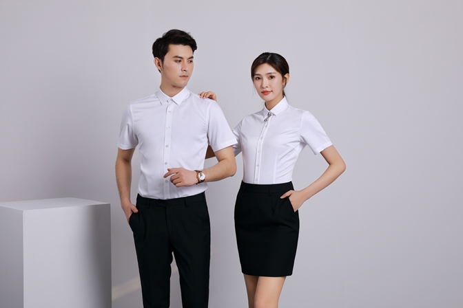 工作服職業(yè)裝的標(biāo)識性旨在突出兩點(diǎn)